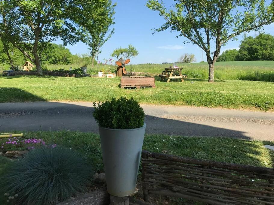« Le Vieux Hangar » Gite A La Ferme Le Buisson-de-Cadouin Luaran gambar